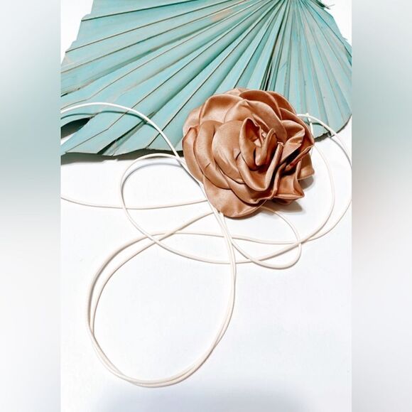 Nude flower choker S78 - Picture 3 of 4